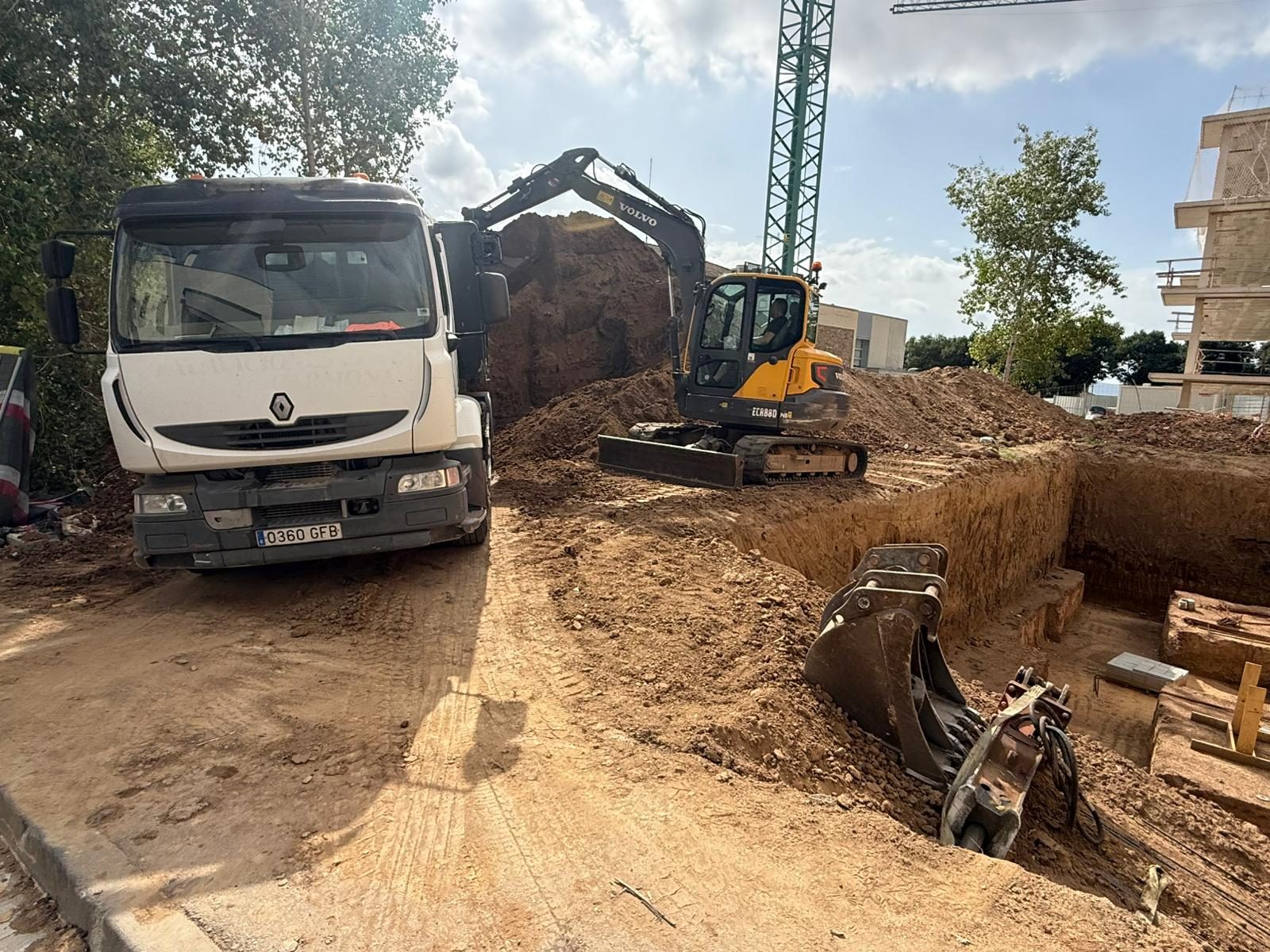 Transporte de material y áridos — obra real de Excavaciones Buendía